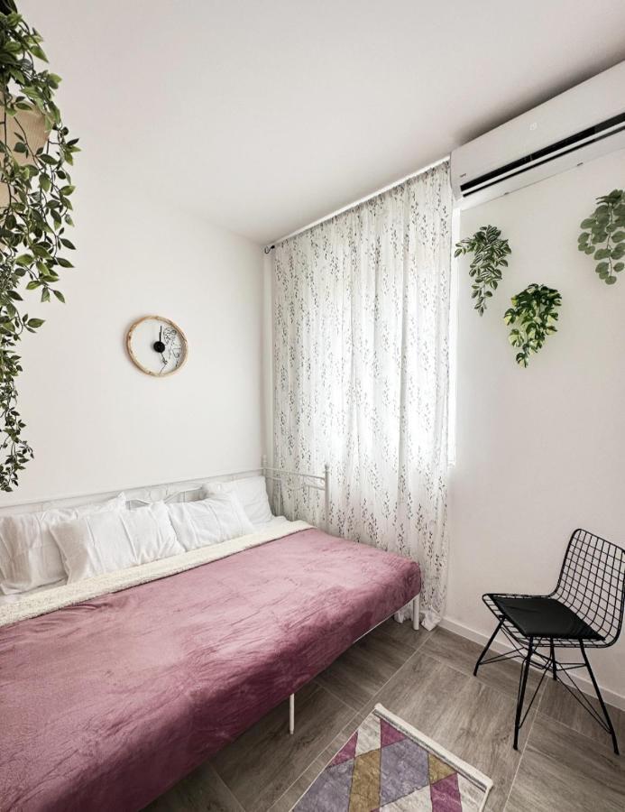 Studio Apartment, 5 Minutes To The Beach Бар Экстерьер фото